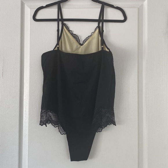 Plus Size Lace bodysuit with adjustable straps Size 4XL - Picture 12 of 14